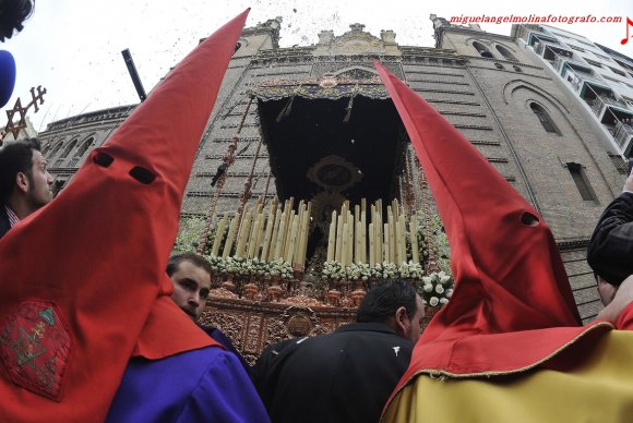 GR01.GRANADA, 04/04/12.-
INSIGNE, PONTIFICIA, REAL, COLEGIAL, MAGISTRAL Y SACRAMENTAL COFRADIA DEL SANTISIMO CRISTO DEL CONSUELO Y MARIA SANTISIMA DEL SACROMONTE (LOS GITANOS).
En la imagen el paso del cristo y la virgen por la gran via de granada.